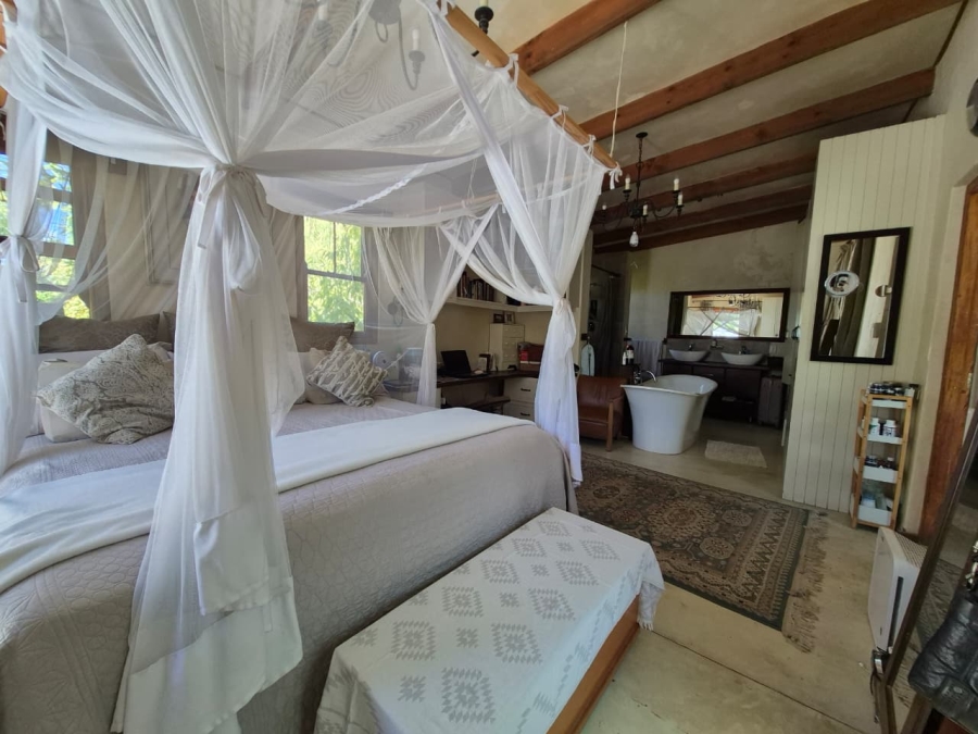 5 Bedroom Property for Sale in Langerug Western Cape